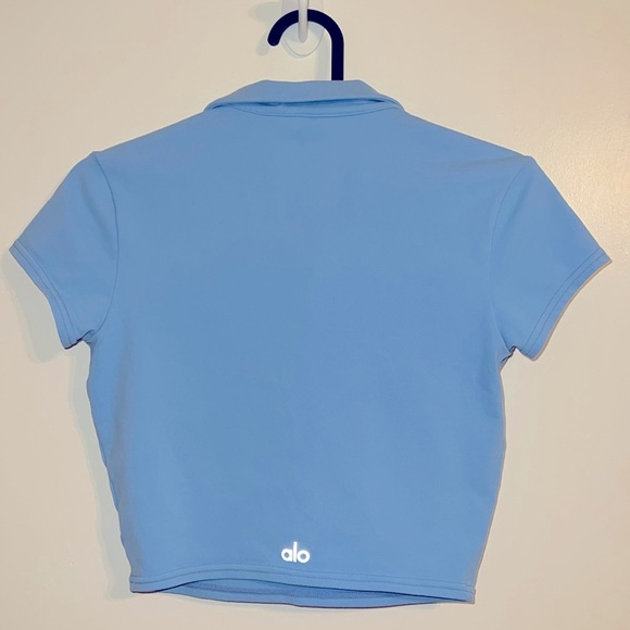 ALO Yoga Choice Cropped Polo in Blue Sky - Picture 5 of 6